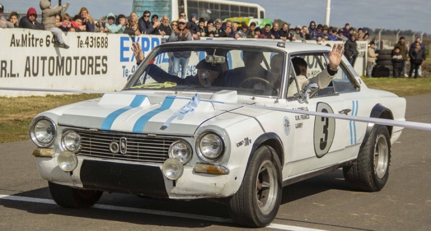 Se inaugura el Autódromo de la ciudad de Azul
