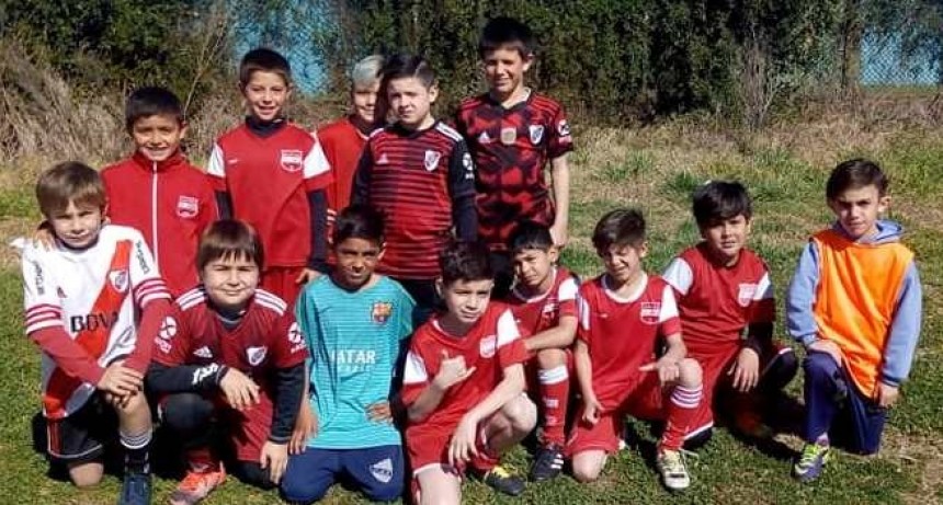 Se realizo Encuentro de Escuelitas en cancha de La Lola