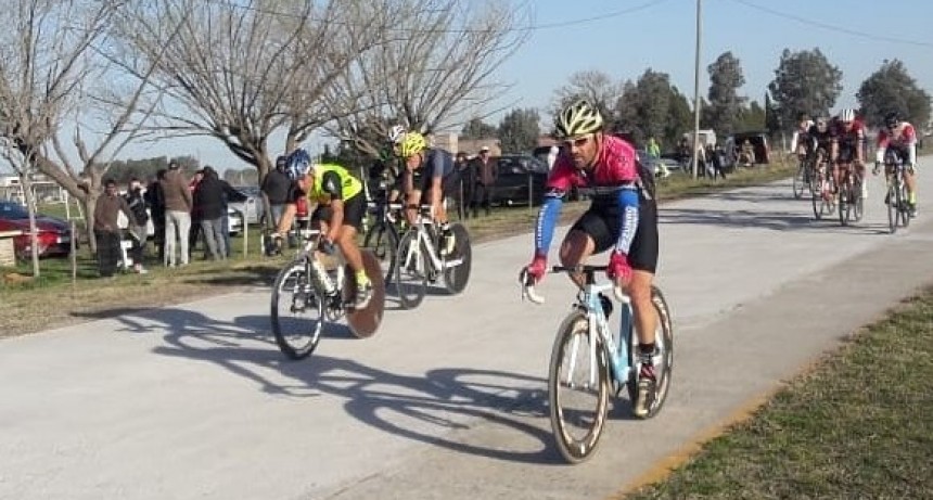 Ciclismo: el saladillense Emanuel Tolosa ganó en Lobos