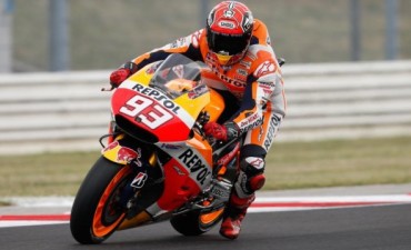 M&aacute;rquez gana, Rossi resiste y Lorenzo se cae