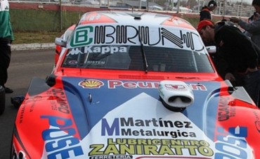 Juan M. Bruno larga la final del TC Pista desde el fondo de la fila