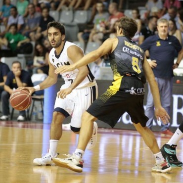 Gran partido de Marcos Delía y Campazzo en el Murcia