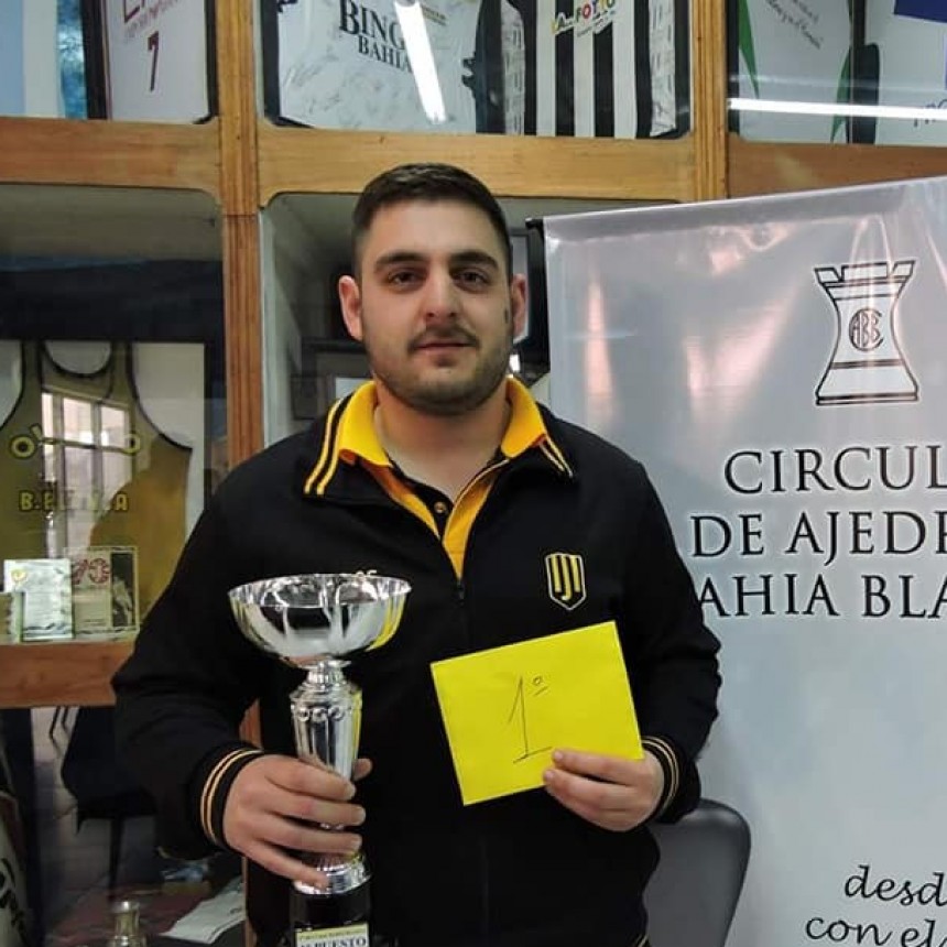 Nelson Lujan Campeón del IRT ciudad de Bahía Blanca