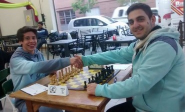 Comienza la Copa Internacional "Ciudad de Jun&iacute;n&rdquo;. Participan los saladillenses Nelson Lujan y Yago zamora