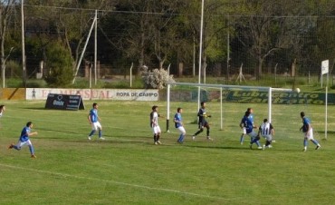 Argentino gan&oacute; y sigue primero. Urso al acecho. El invicto Del Carril empato con Hurac&aacute;n