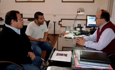 Salomón recibió a los integrantes de la Comisión Directiva del Club Cazón