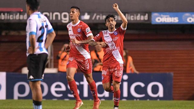 Ante Racing, el Bicho festejó su primera victoria