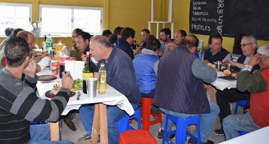 Intendente en almuerzo del SAC