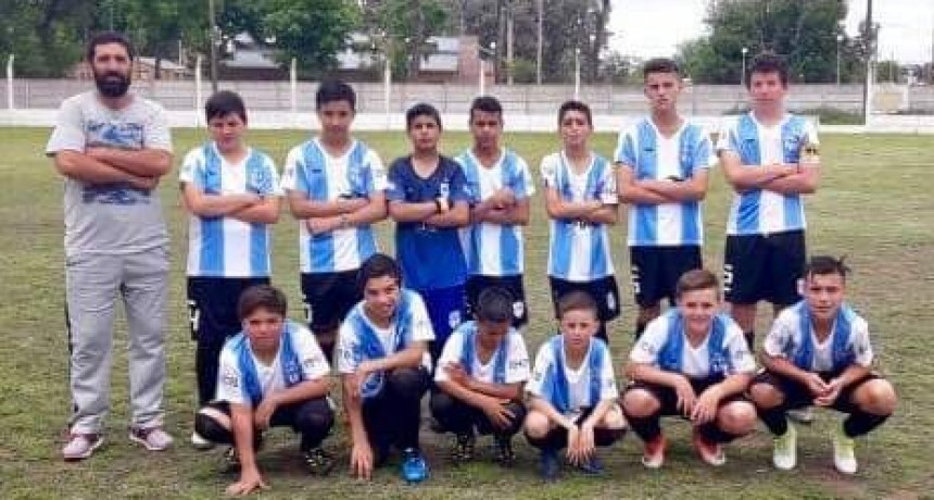 Defensores de Del Carril visitó a Oro Verde