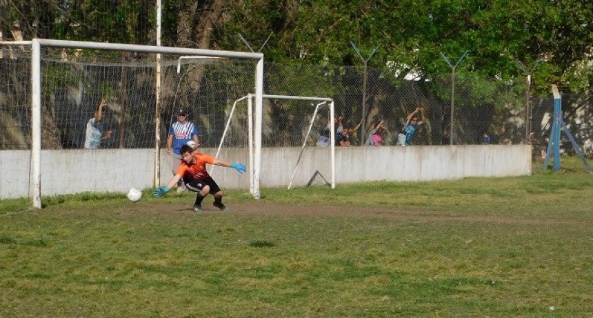 En partido emotivo Argentino le ganó a Oro Verde 4 a 3 y sigue como lider 