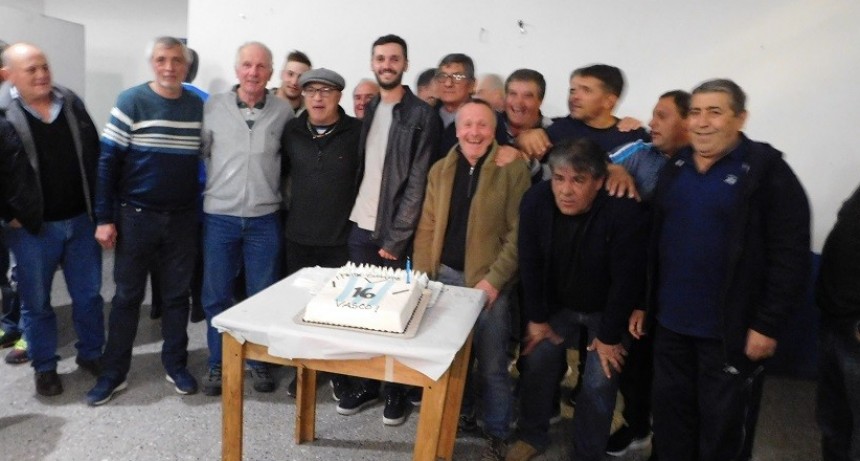 Vasco Olarticoechea agasajado por amigos y simpatizantes del club Argentino