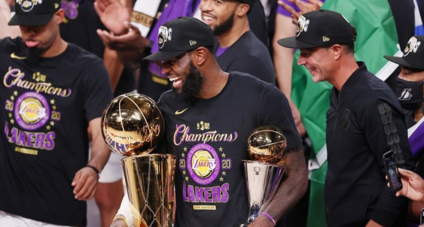 Los Lakers aplastaron a Miami y se consagraron campeones de una NBA histórica