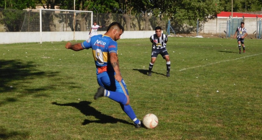 Fútbol Mayor: Unión Apeadero y Comercio finalistas en Primera División