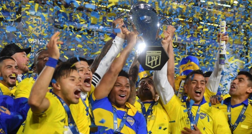 Boca empató con Independiente pero pudo gritar campeón gracias a una mano de River 