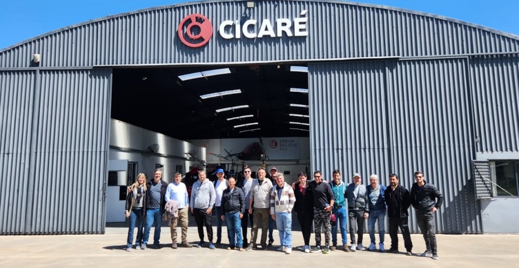 El Grupo Aerotrastornados visitó la Fabrica de Helicopteros Cicare