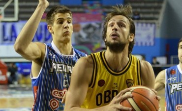 Con 11 de Marcos Delía, Obras ganó y se metió en el Súper 4