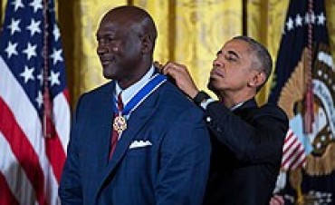 Michel Jordan y Abdul-Jabbar reciben la Medalla Presidencial de la Libertad