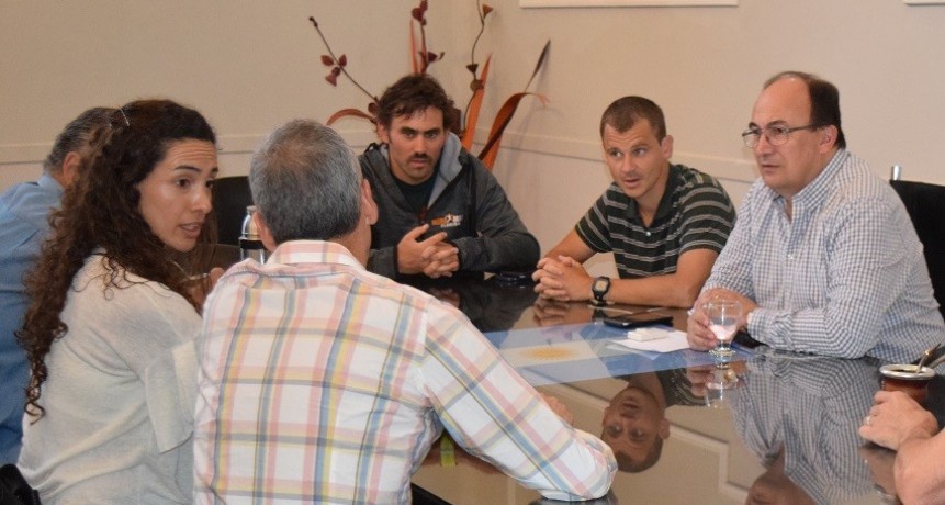 Atletas de Saladillo fueron recibidos por el Intendente