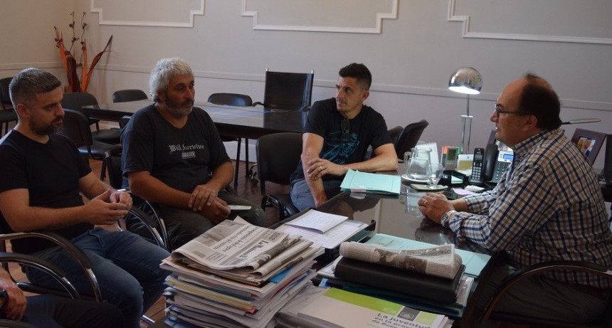 Intendente y comisión del Club de Pesca se reunieron en el Palacio Municipal