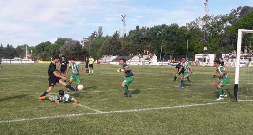 Huracán pasó a semifinales en accidentado partido