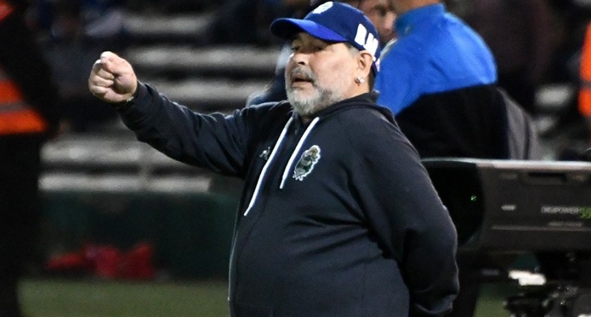 Maradona dejó de ser el entrenador de Gimnasia y Esgrima La Plata