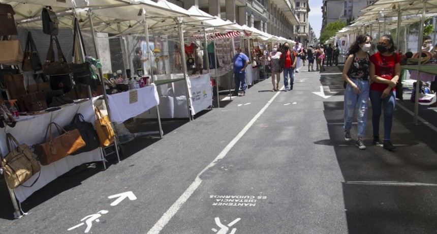 Reabrió la Feria de San Telmo en su 50 aniversario con protocolos y sin turistas extranjeros