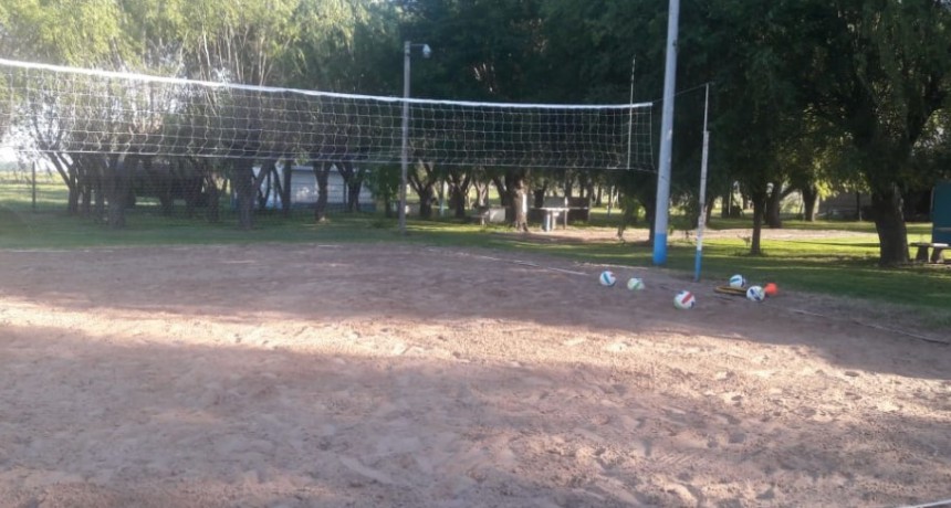 Escuela Municipal de Beach Voley en el Automóvil club