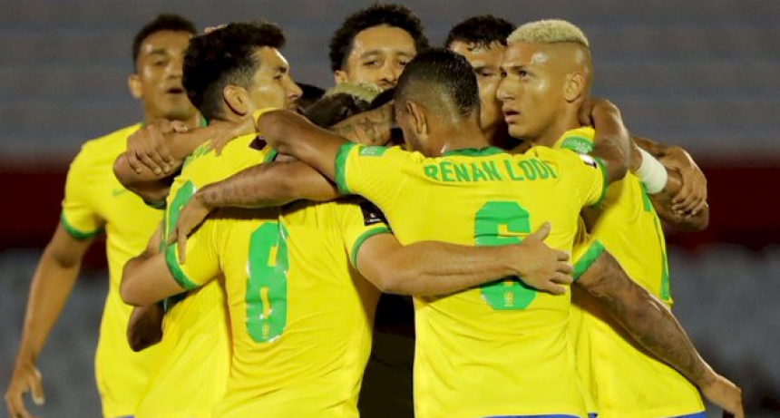 Brasil derrotó a Uruguay en el Centenario