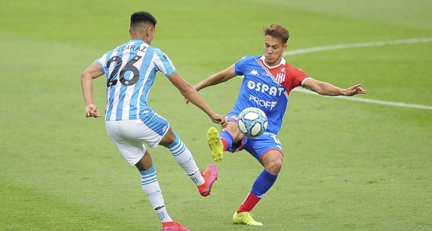 Racing venció a Unión y ganó su primer partido por la Copa