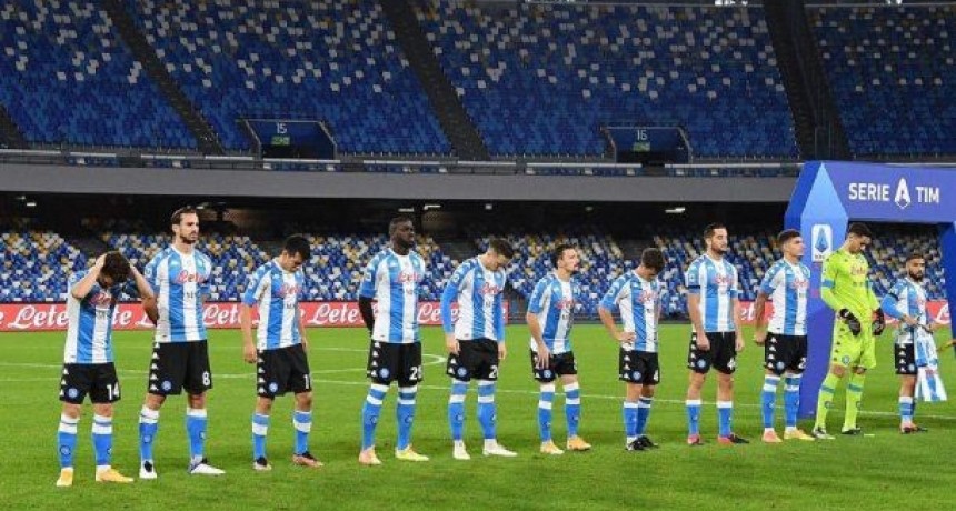 Camiseta con los colores de Argentina y flores para “El Rey”: el homenaje del Napoli a Maradona