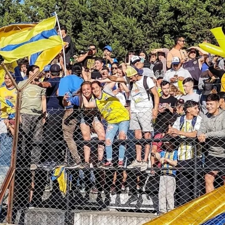 Fútbol: la final entre Apeadero y Comercio se juega el sábado 20