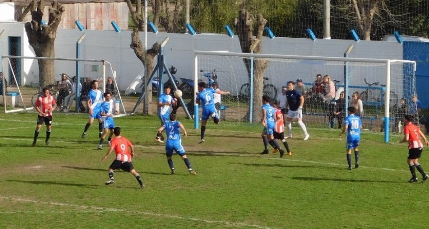 Fútbol: Argentino ante Defensores de Atucha en el Adolfo Canteli 