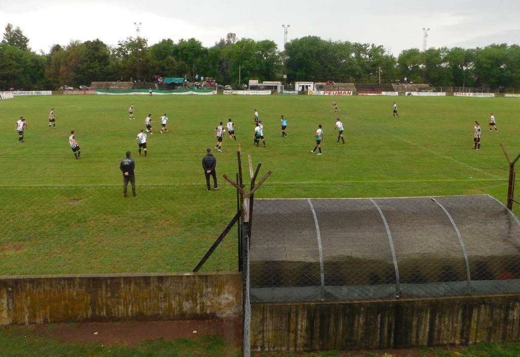 Fútbol: Huracán, Argentino y Atucha pasaron a Semifinales