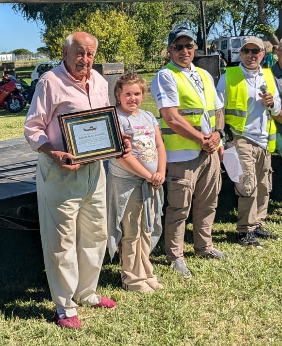 Saladillo: Aeroclub Augusto Cicaré homenajeo a Rafael Machiaroli