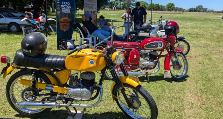 Club de Motos Antiguas de Saladillo en el Aeroclub