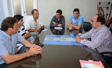 Autoridades municipales se reunieron con directivos del Club Huracán y  del Saladillo Rugby Club