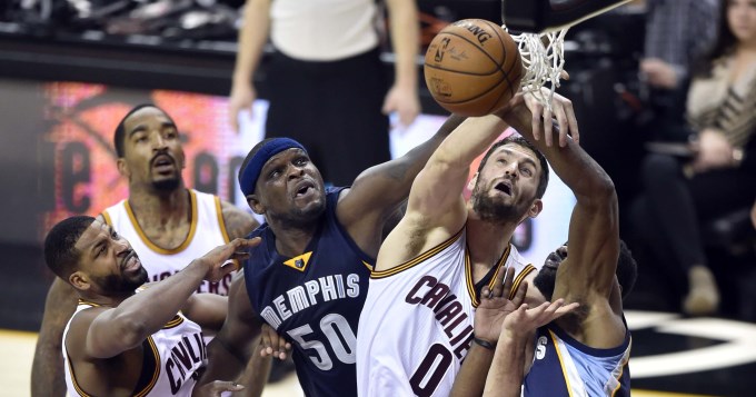 Love, Lebron y Smith guiaron a los Cavalliers hacia el triunfo