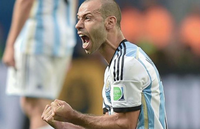 Mascherano negó que los jugadores hayan pedido jugar en la Bombonera