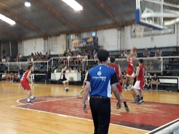 Triunfo de Ciudad ante Argentino por 51 a 49