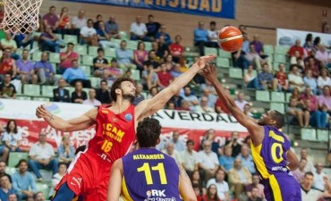 El Ucam Murcia de Marcos Delía le ganó al Zaragoza 77/73