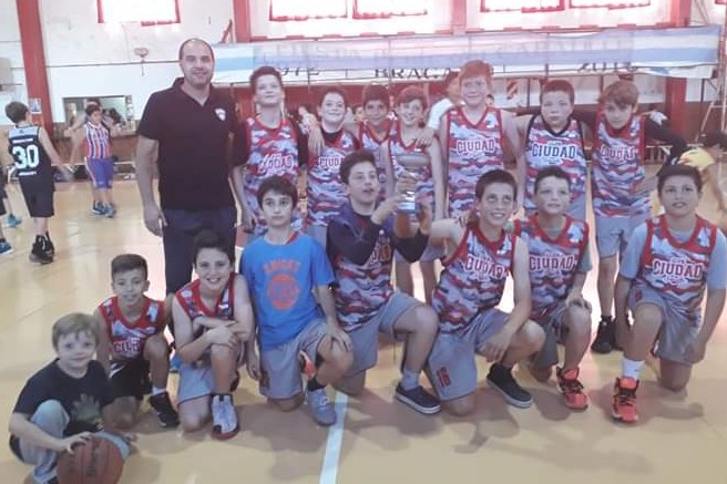 Minis de Ciudad jugaron el cuadrangular final del Clausura