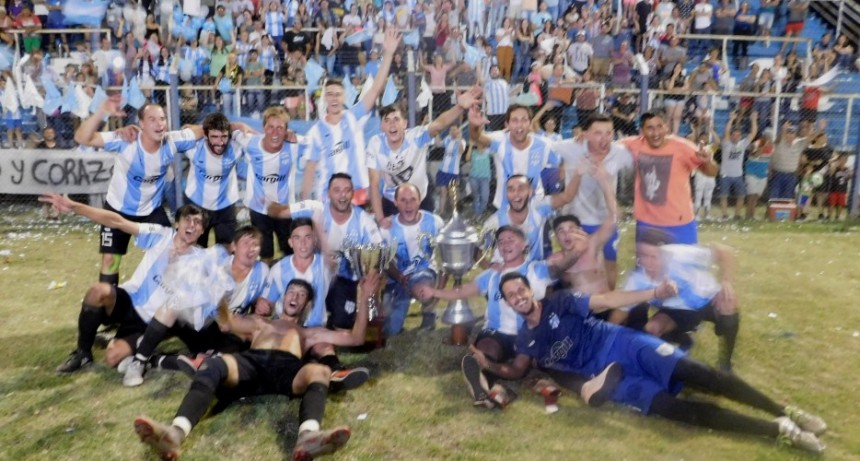Defensores de Del Carril campeón del Torneo Clausura