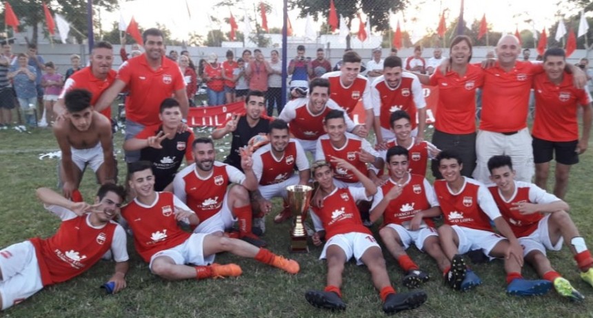 La Lola campeón de la Copa de Campeones 