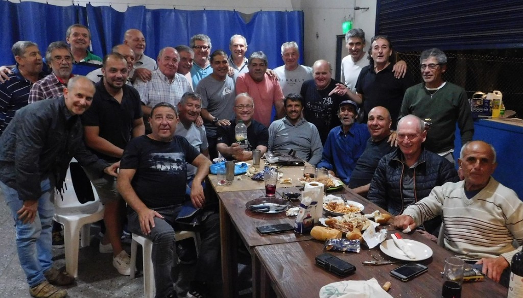 Fútbol: Reunión y cena de la familia argentinista 